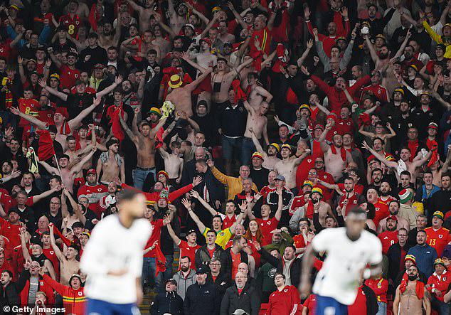 球场内的, 铁严重延误, 在开球后不 球场内的, 铁严重延误, 在开球后不